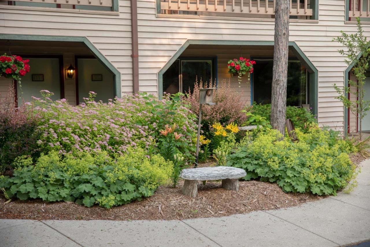 Coachlite Inn Sister Bay Exterior photo